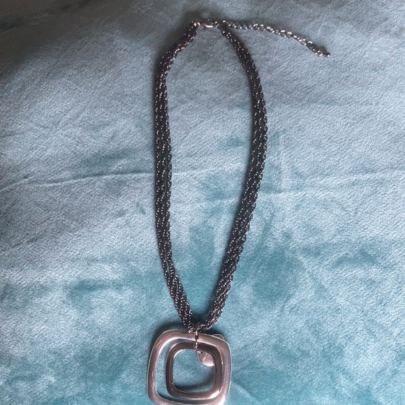 Mixed metals necklace with square pendants - Picture 5 of 7